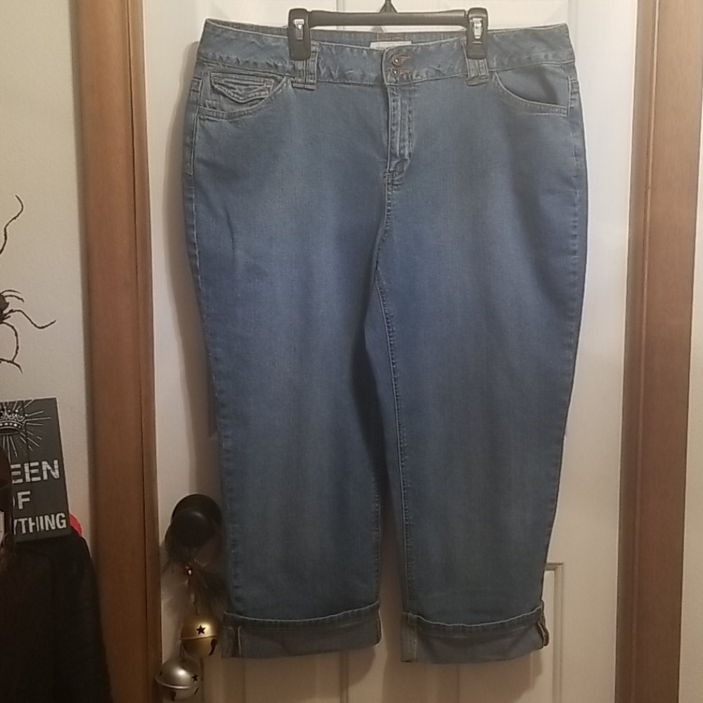 St.  John's Bay Woman Capri Jeans